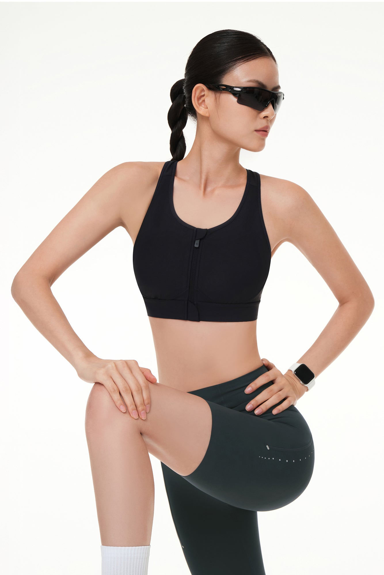 Running Front-Zip Bra